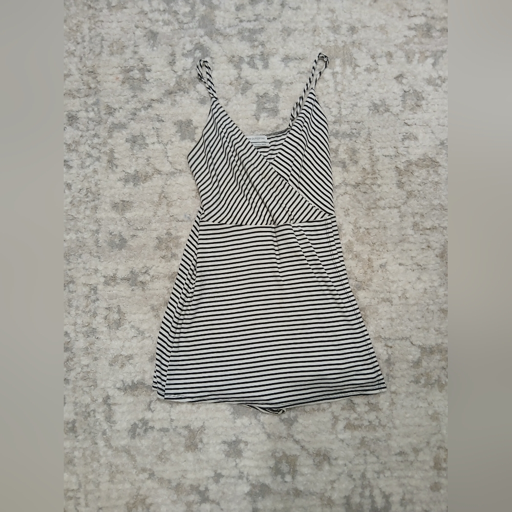Urban Outfitters Black and White Striped Romper ~ Womens Size M